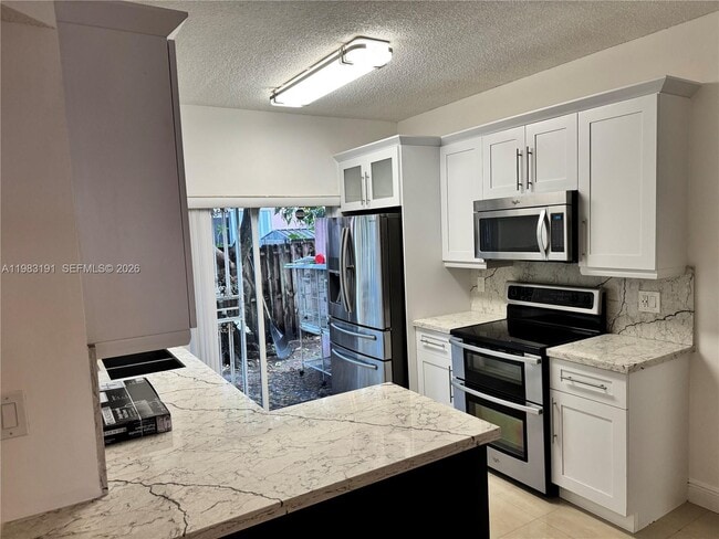 Building Photo - 8025 Lake Dr