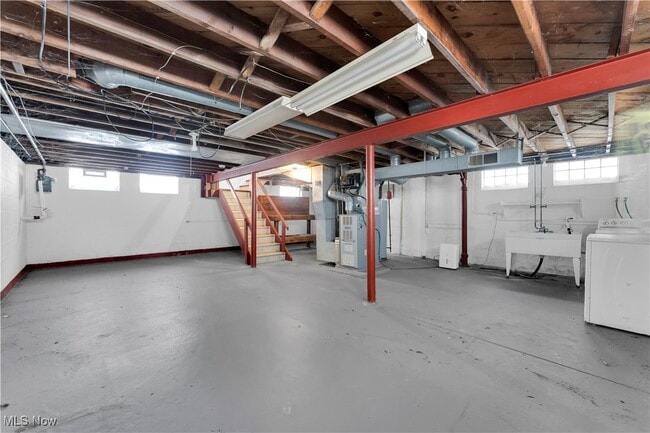 Building Photo - 5617 E 139th St