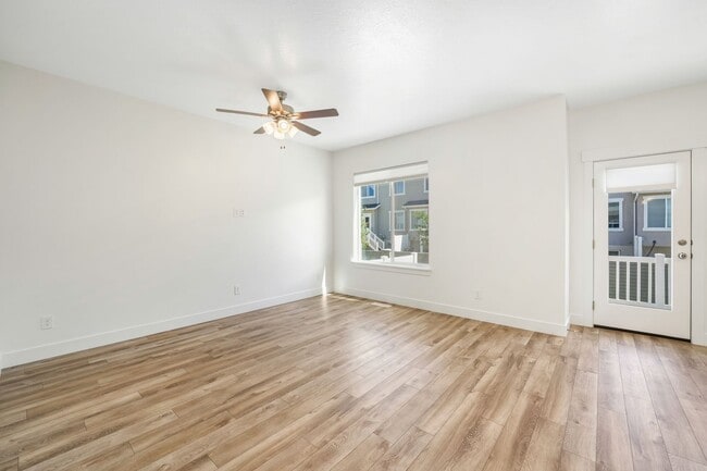 Building Photo - 672 N 260 W