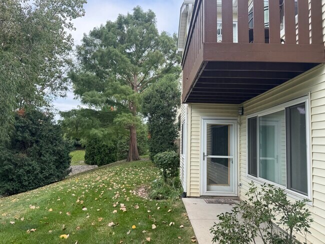 Building Photo - 623 Mallard Ct
