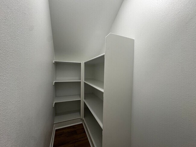 Building Photo - Beautiful, New Siena 3 Bedroom, 2.5 Bath Townhome with Solar for Rent