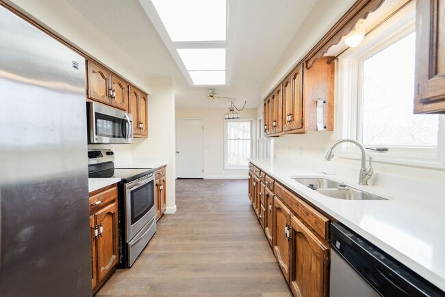 Building Photo - 3 Bed, 2 Bath with a beautiful view of the wooded back yard!!