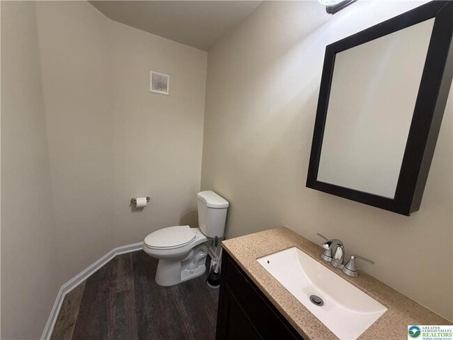 Building Photo - 2870 Klein St