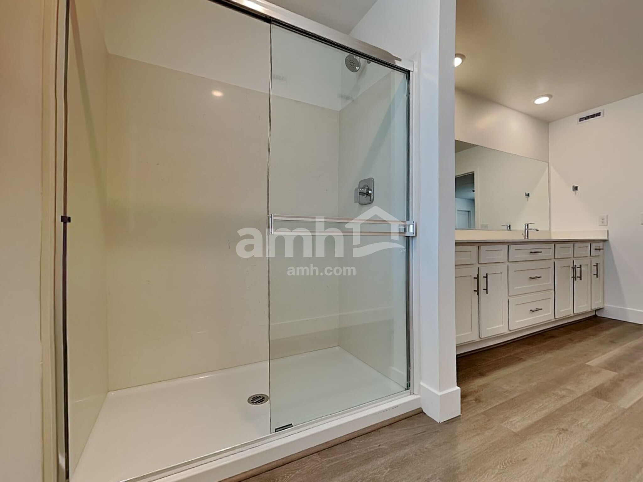 Building Photo - 9604 Harkes Dr