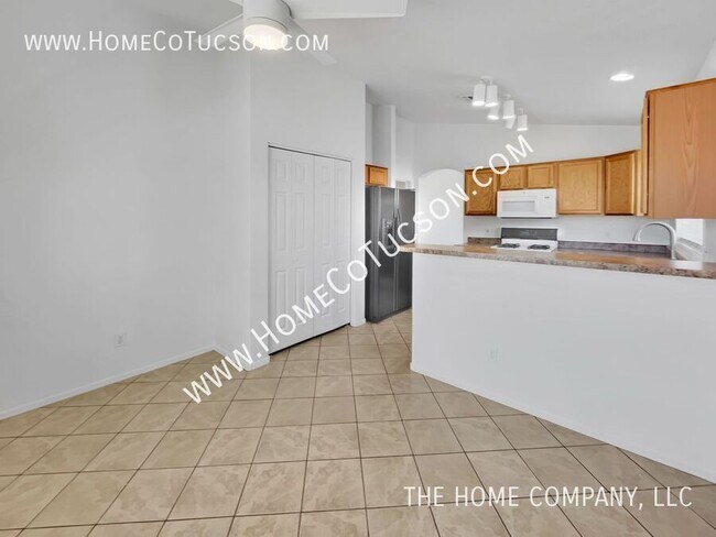 Building Photo - 7622 W August Moon Pl