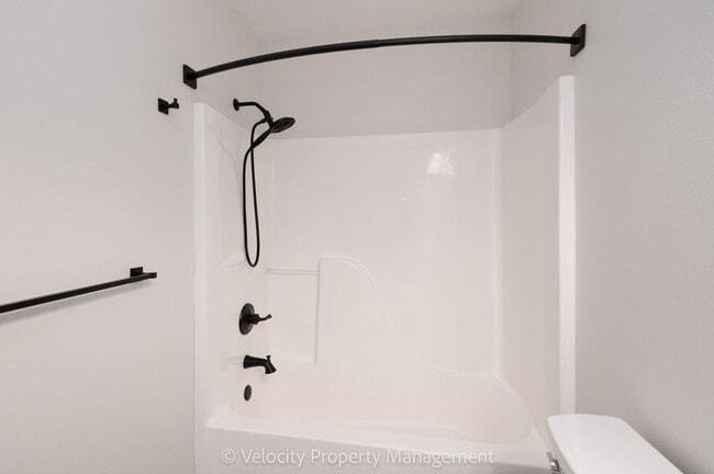 Building Photo - Remodel SW Redmond Home