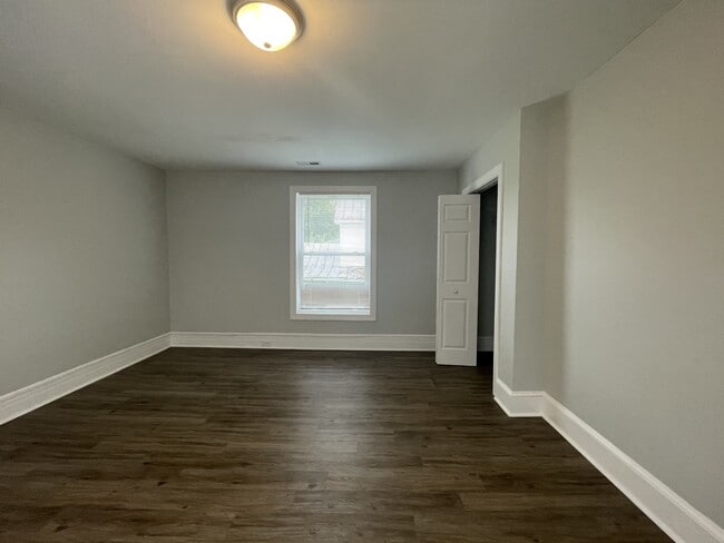 Building Photo - 415 Grove St
