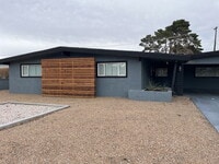 Building Photo - 4 Bedroom Home With Sparkling Pool Ready for Move In