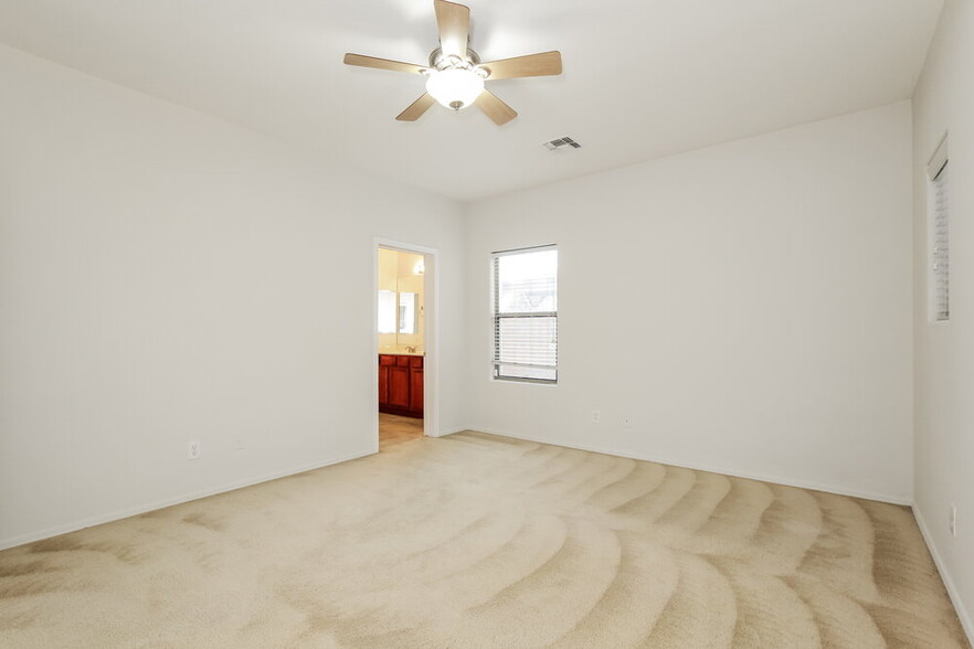 Building Photo - 15311 N 159th Dr