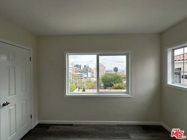 Building Photo - 6326 Franklin Ave