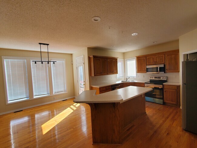 Building Photo - 14612 S Hallet St