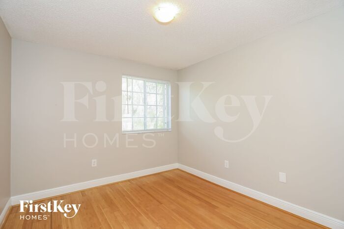 Building Photo - 12324 SW 143rd Ln