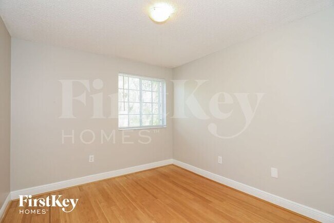 Building Photo - 12324 SW 143rd Ln