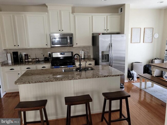 Building Photo - 43700 Tansy Way