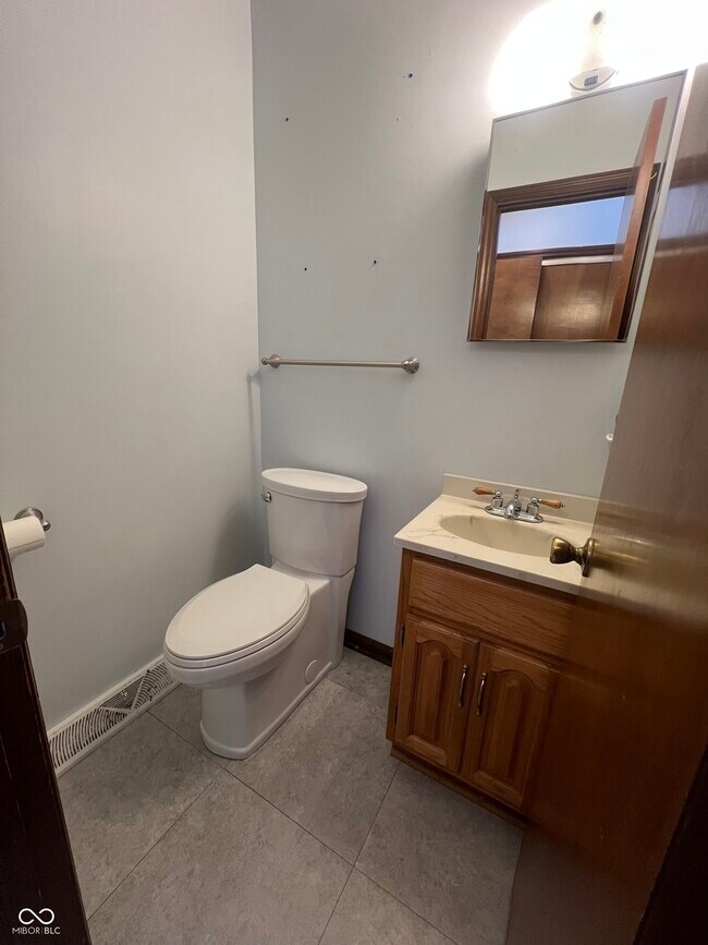 Building Photo - 616 Lawndale Dr