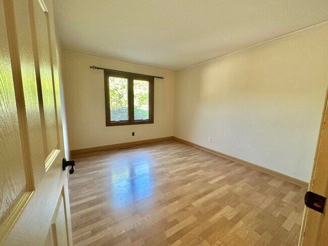 Building Photo - 12930 N Colony Dr