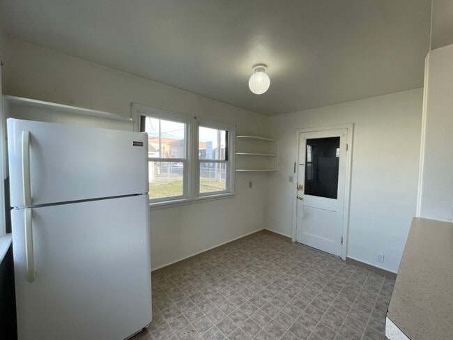 Building Photo - Cozy three bedroom home