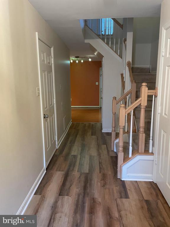 Building Photo - 2463 Clover Field Cir