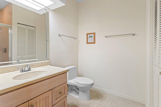 Building Photo - 2584 Muirfield Ct