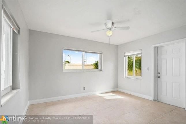 Building Photo - 3 br, 1 bath House - 261 Ne 49th Street