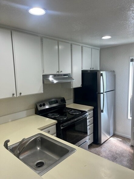 New appliances - 10320 NE 186th St