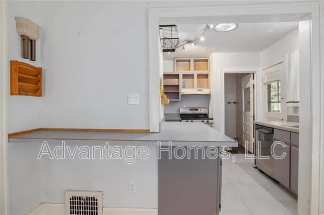 Building Photo - 4110 Bell St