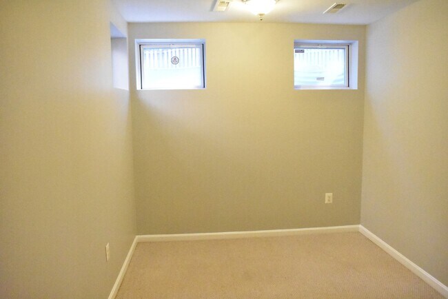 Building Photo - 711 Galway Ln