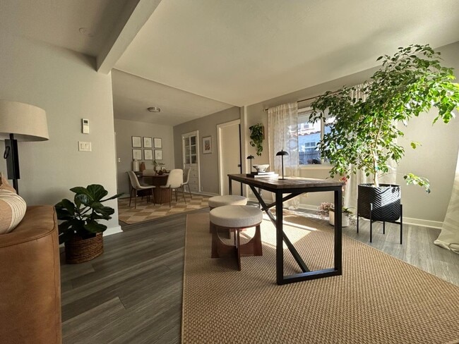 Building Photo - 819 Myrtle St