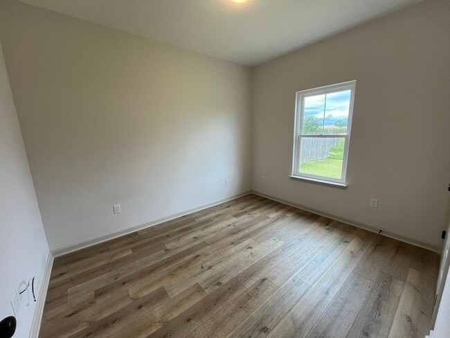 Building Photo - NEWLY CONSTRUCTED - Single-Family House fo...
