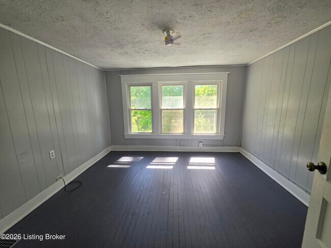 Building Photo - 321 S 39th St