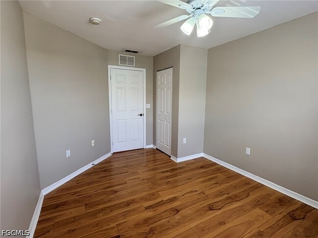 Building Photo - 3643 Pine Oak Cir