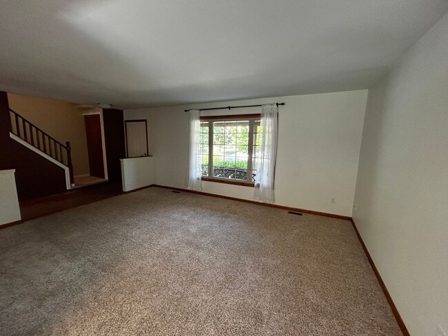 Building Photo - 4 Bedroom Home in Ann Arbor School District