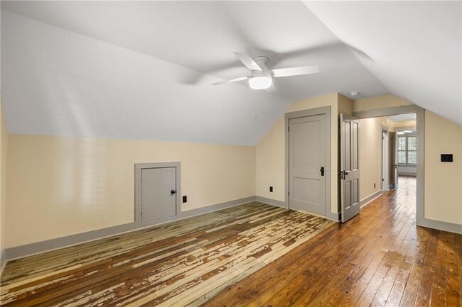 Building Photo - 479 W Park St