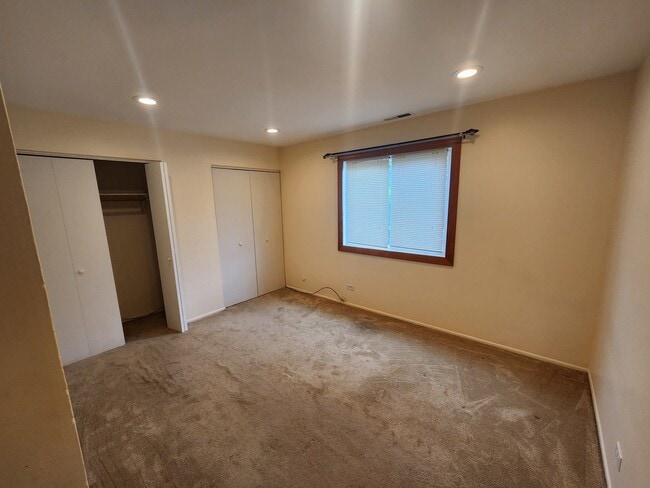 Building Photo - 1102 Hinswood Dr