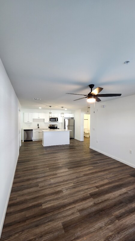 Building Photo - 865-851 Arthur Dr