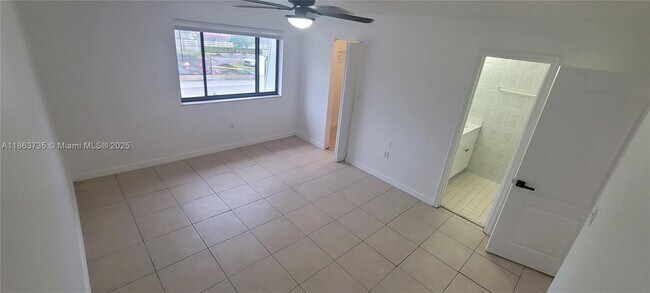 Building Photo - 319 NW 109th Ave
