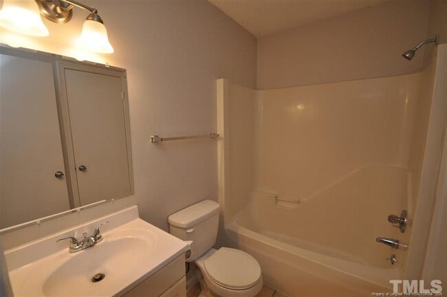 Building Photo - 109 Misty Ct