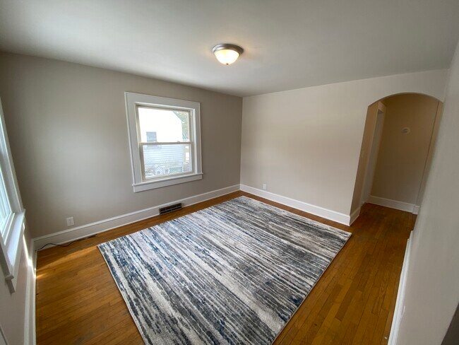 Building Photo - 655 Fisher Rd