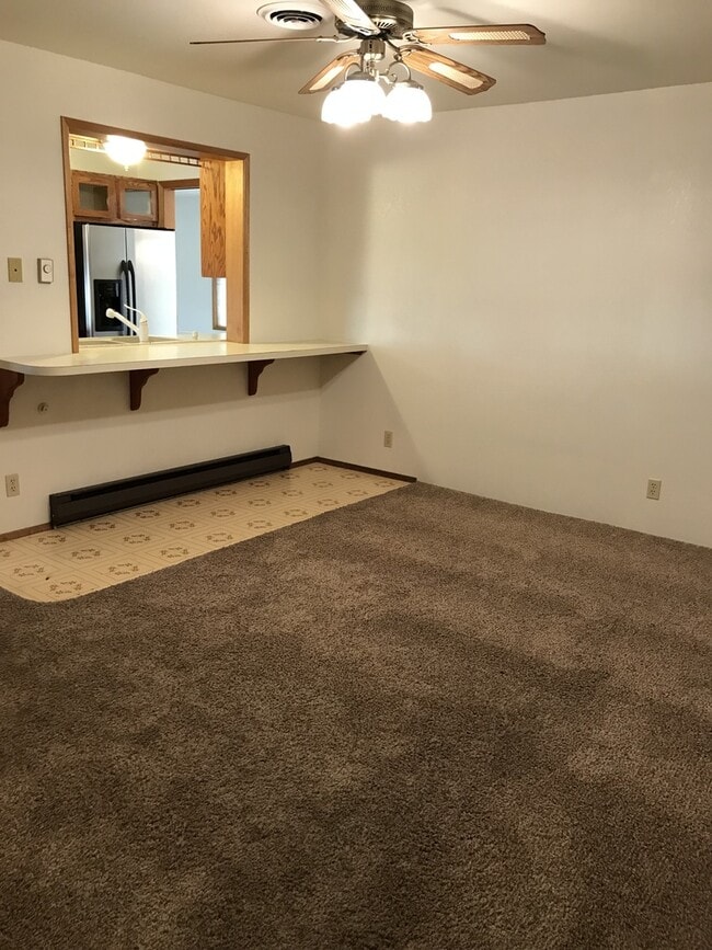 Building Photo - 205 Daley Dr