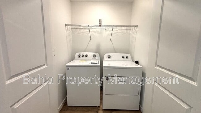 Building Photo - 912 Grandin St