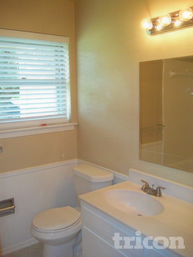 Building Photo - 1703 Sagebrush Trail