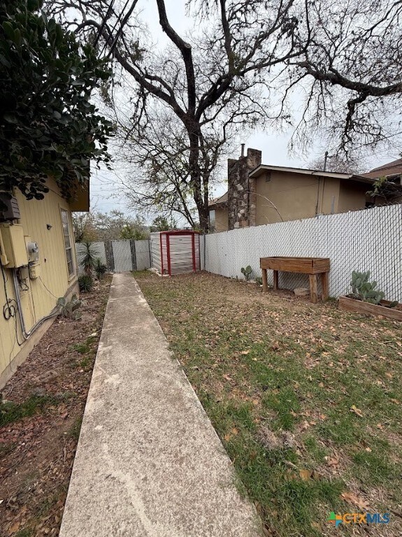 Building Photo - 1800 Charter Oak Dr