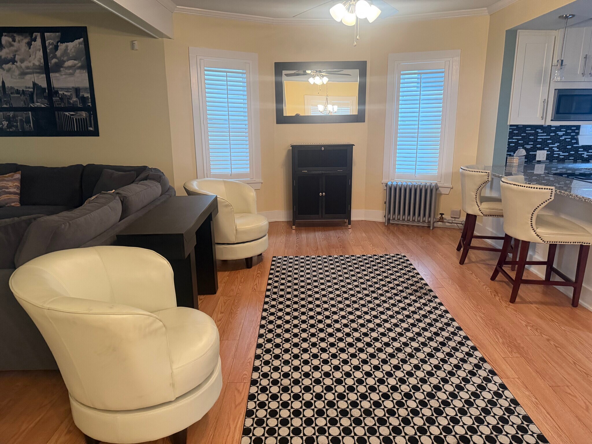 Building Photo - 1039 Clay Ave