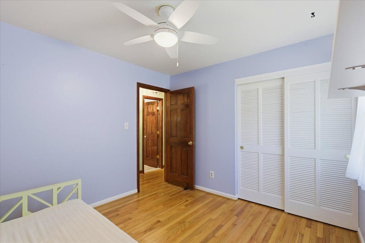 Building Photo - 45320 Barefoot Dr