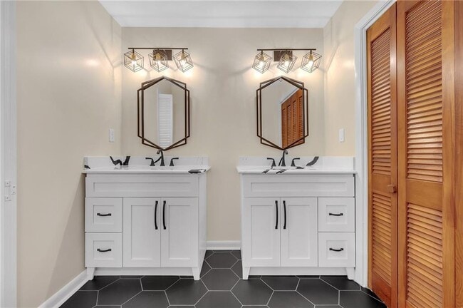 Building Photo - 2641 Black Forest Trail SW