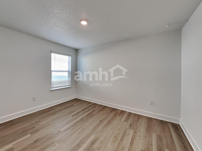 Building Photo - 37831 Dusty Saddle Ln