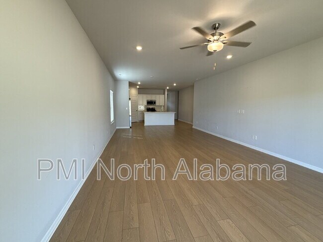 Building Photo - 280 Shangrila Wy