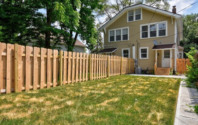 Building Photo - 719 Fairwood Ave