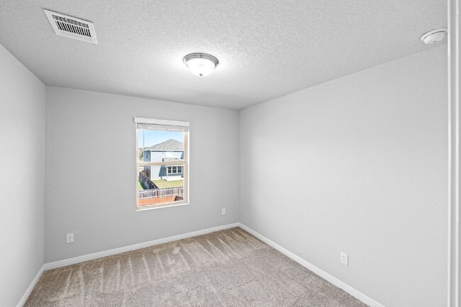 Building Photo - Free Month of Rent with 18 Month Lease Sig...