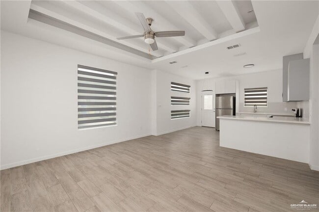 Building Photo - 10 E Campeche St